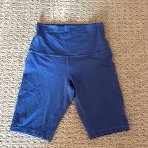 Lululemon High Rise Align 6 Inch Size 4